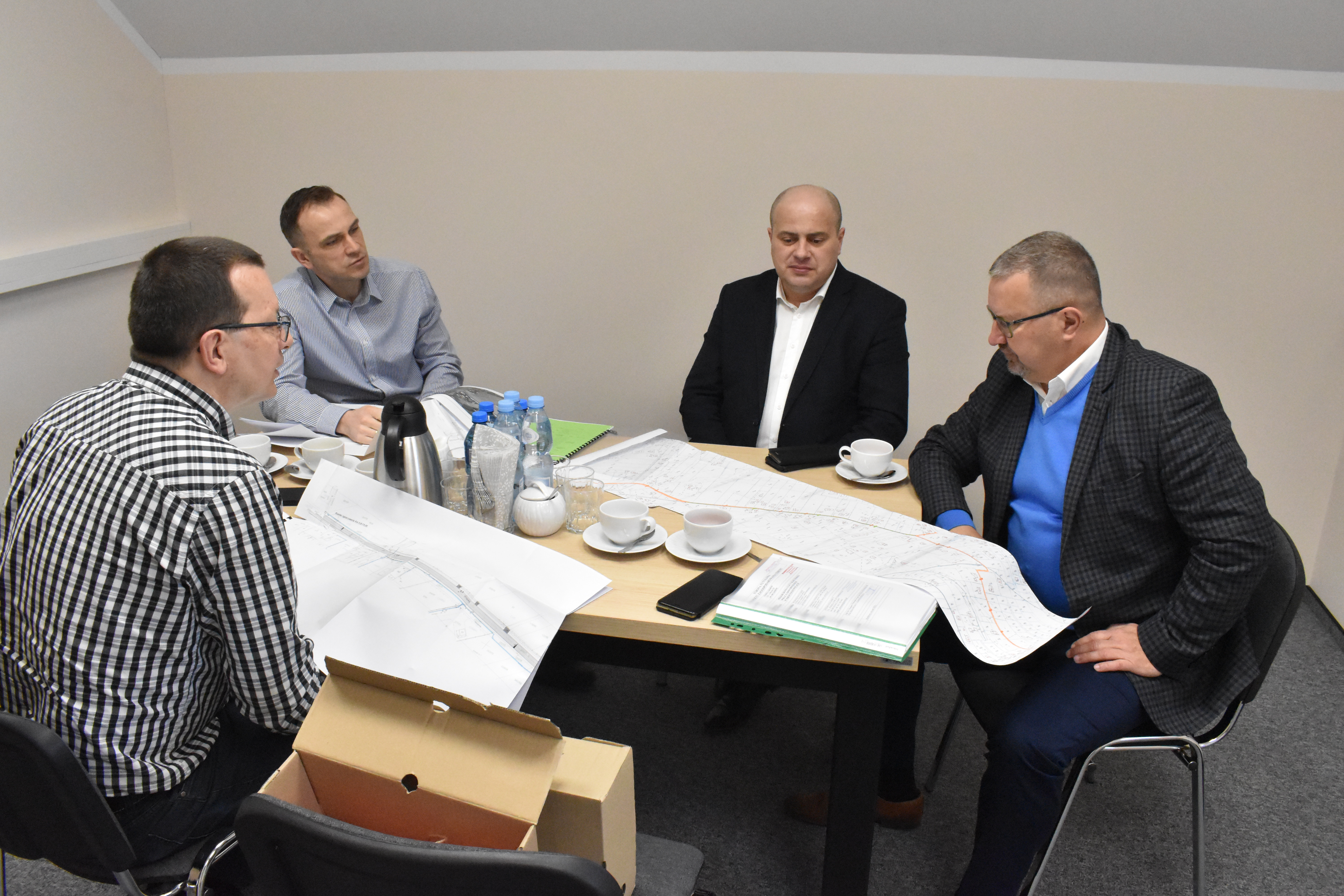 W spotkaniu wzięli udział wójtowie Mariusz Adamczyk i Daniel Jakubczyk oraz kierownicy Zbigniew Prucnal i Marek Bauerek